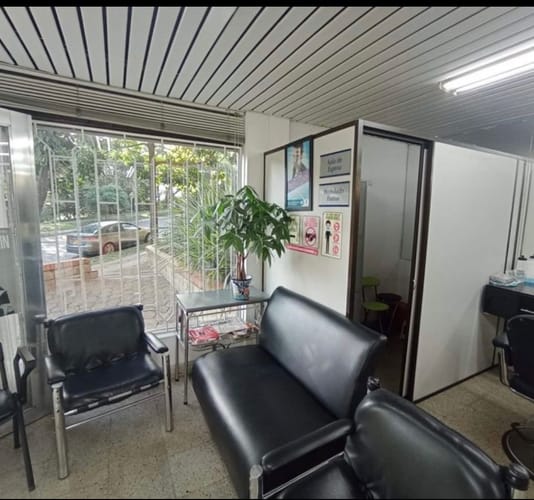 Local en venta en Nueva Villa De Aburrá, Medellín, 39 m² · foto 2 de 9