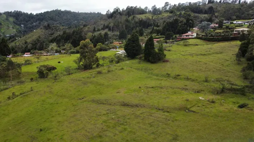 Lote en venta en Guarne, 21000 m² · foto 13 de 14