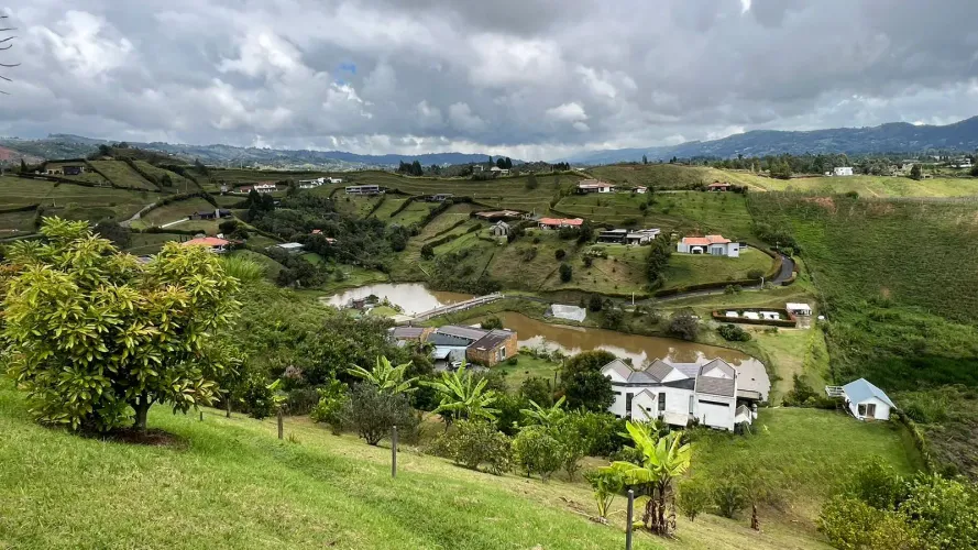 Casa de 5 alcobas en venta en La Mosquita, Guarne, 500 m² · foto 17 de 24