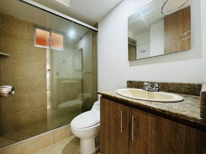 Apartamento de 3 alcobas en venta en El Poblado, Medellín, 136 m² · foto 13 de 14