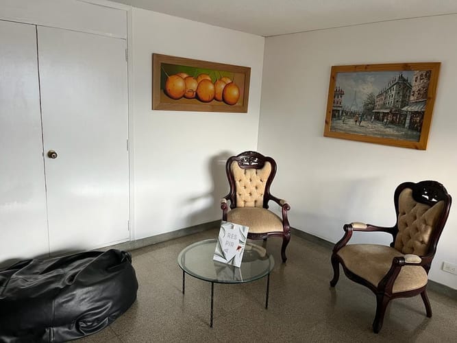 Apartamento de 3 alcobas en venta en La Candelaria, Medellín, 295 m² · foto 2 de 18