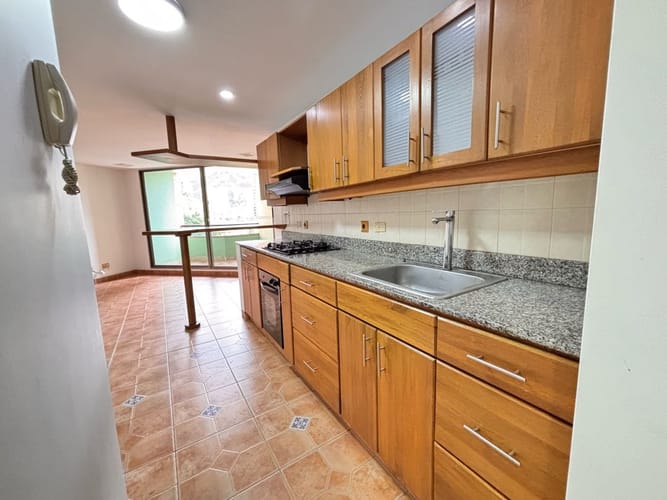 Apartamento de 3 alcobas en venta en Las Lomitas, Sabaneta, 93 m² · foto 2 de 18