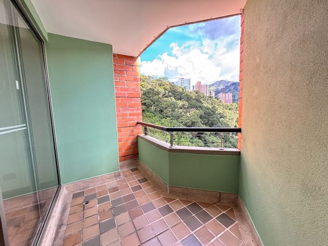Apartamento de 3 alcobas en venta en Las Lomitas, Sabaneta, 93 m² · foto 5 de 18