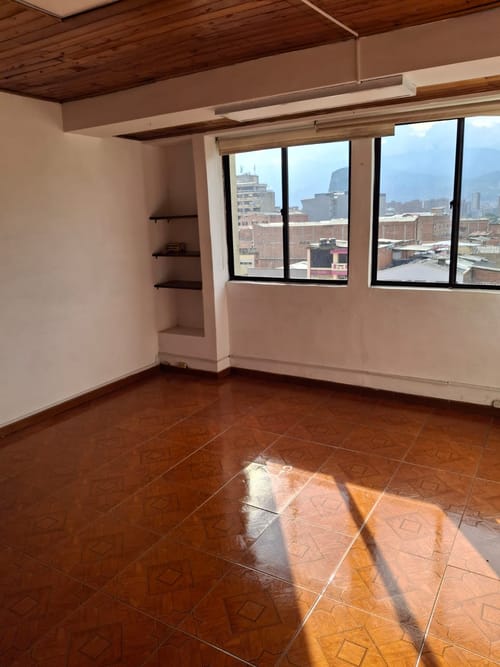 Oficina en venta en San Benito, Medellín, 20 m² · foto 2 de 8