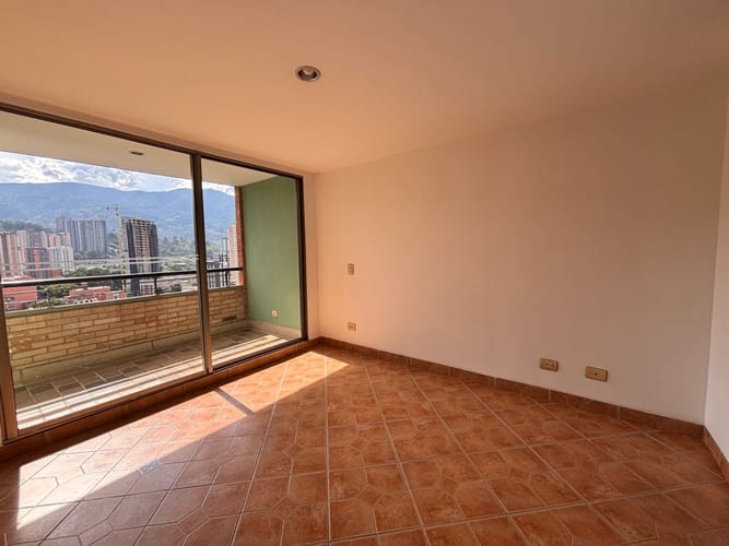 Apartamento de 3 alcobas en venta en Las Lomitas, Sabaneta, 93 m² · foto 10 de 18