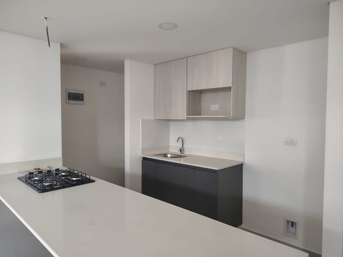 Apartamento en venta en Zona Industrial No. 2, Itagüí · foto 2 de 17