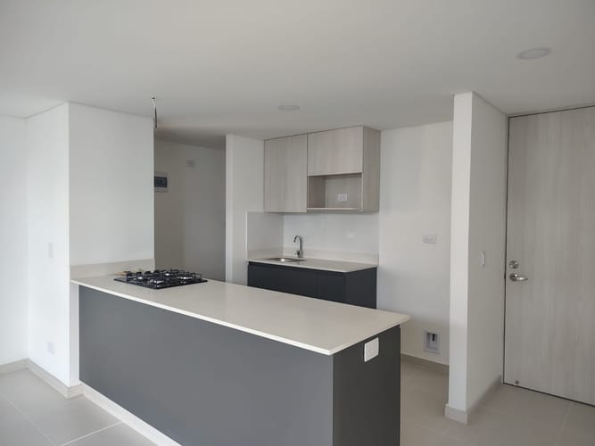 Apartamento en venta en Zona Industrial No. 2, Itagüí · foto 3 de 17