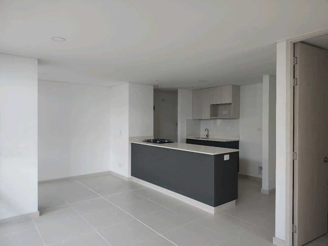 Apartamento en venta en Zona Industrial No. 2, Itagüí · foto 6 de 17