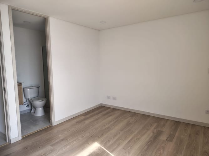 Apartamento en venta en Zona Industrial No. 2, Itagüí · foto 9 de 17