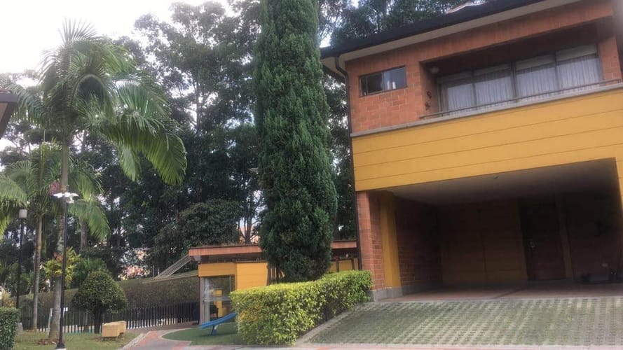 Casa de 5 alcobas en venta en La Aldea, La Estrella, 305 m² · foto 10 de 13