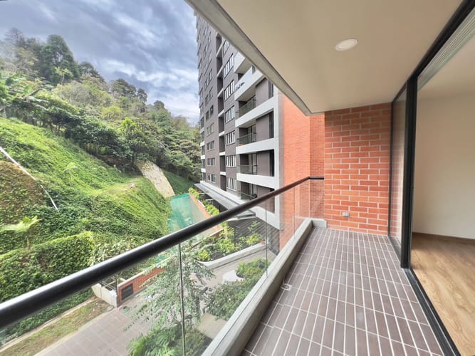 Apartamento de 2 alcobas en venta en Cabecera San Antonio De Prado, Medellín, 67 m² · foto 2 de 24