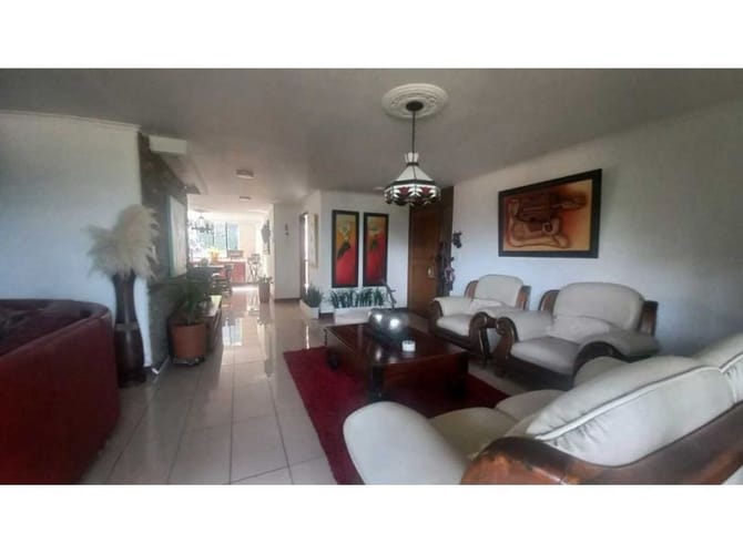 Apartamento de 3 alcobas en venta en La Florida, Medellín, 167 m² · foto 2 de 20