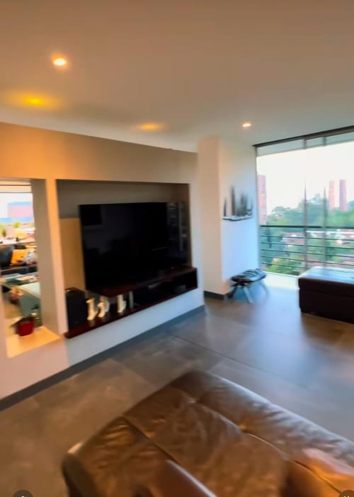 Apartamento de 4 alcobas en venta en Belén, Medellín, 267 m² · foto 7 de 14