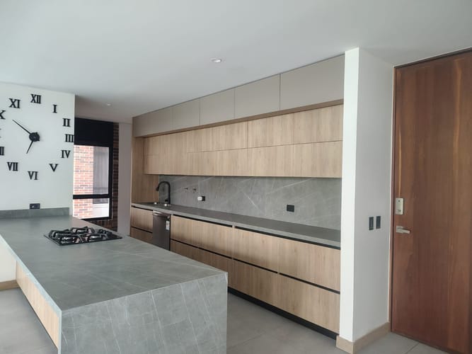 Apartamento de 4 alcobas en venta en El Diamante No. 2, Medellín, 202 m² · foto 7 de 20
