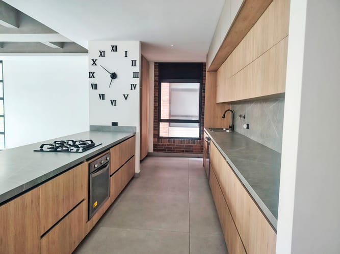 Apartamento de 4 alcobas en venta en El Diamante No. 2, Medellín, 202 m² · foto 8 de 20