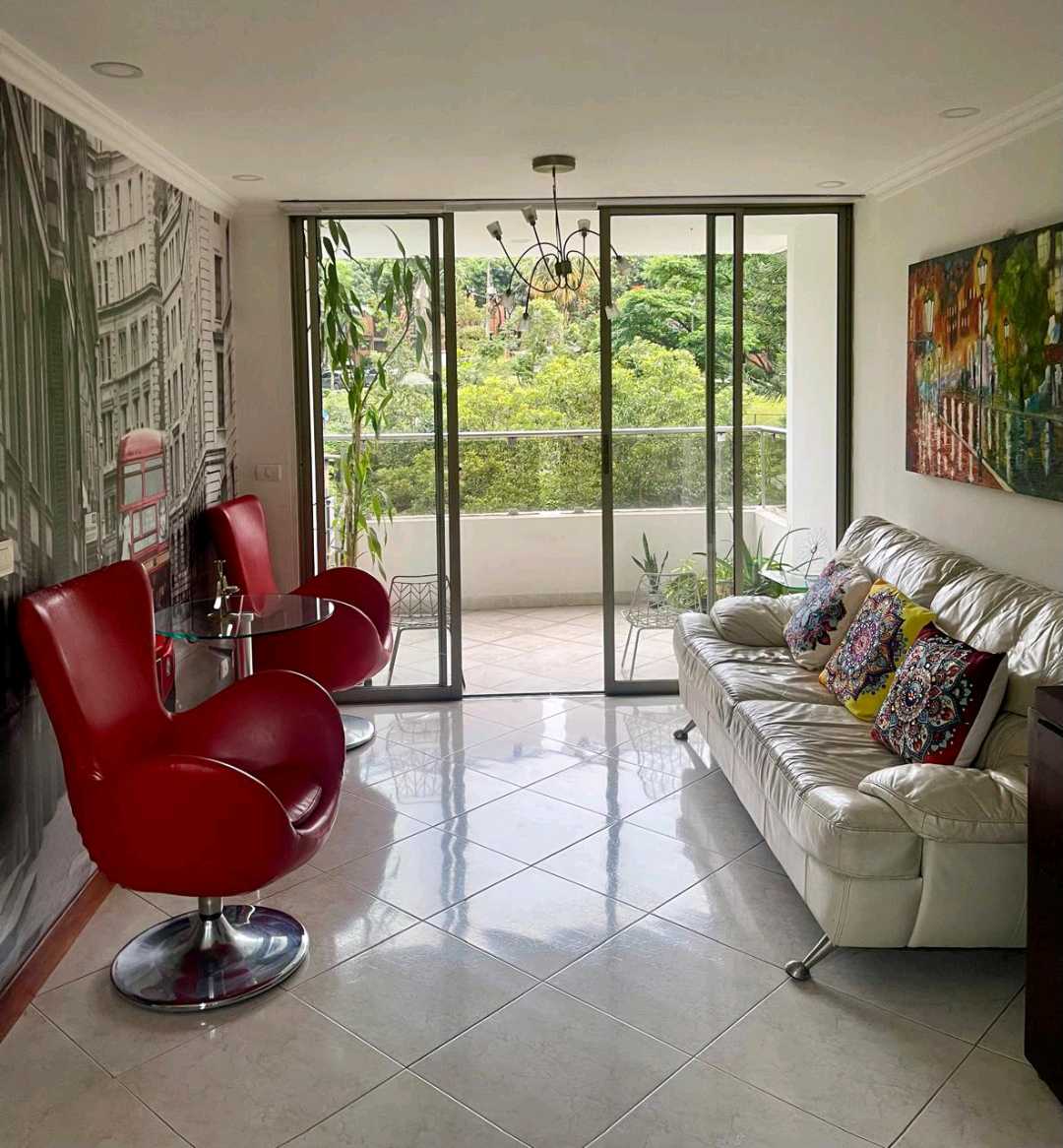 Apartamento en venta en El Poblado, Envigado · foto 3 de 12
