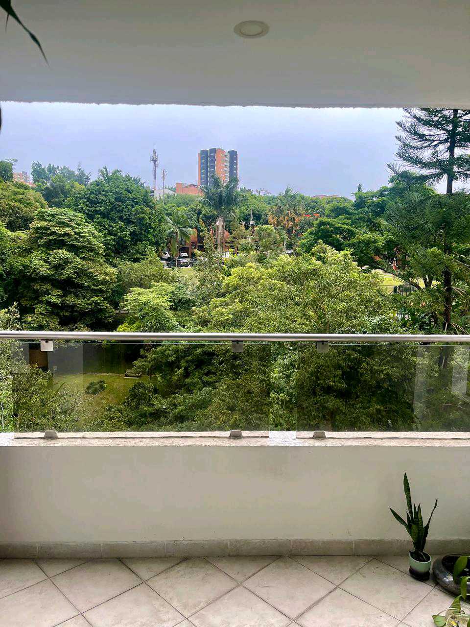 Apartamento en venta en El Poblado, Envigado · foto 5 de 12