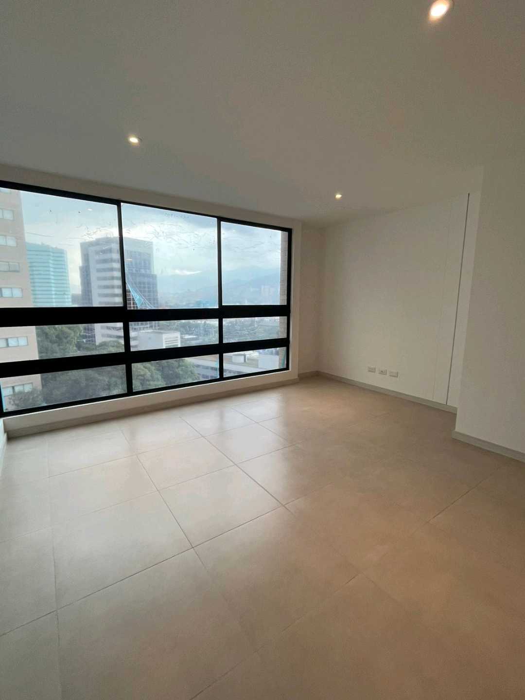 Apartamento en venta en El Poblado, Medellín · foto 2 de 8