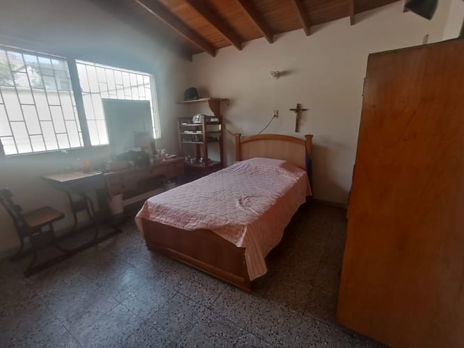 Casa de 7 alcobas en venta en Laureles, Medellín, 225 m² · foto 19 de 20