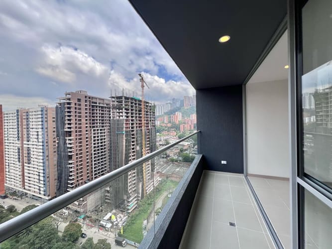 Apartamento de 2 alcobas en venta en Villa Carlota, Medellín, 85 m² · foto 6 de 18