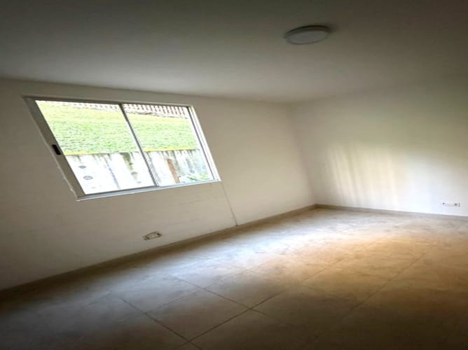 Apartamento de 3 alcobas en venta en Colasania, Medellín, 55 m² · foto 3 de 10