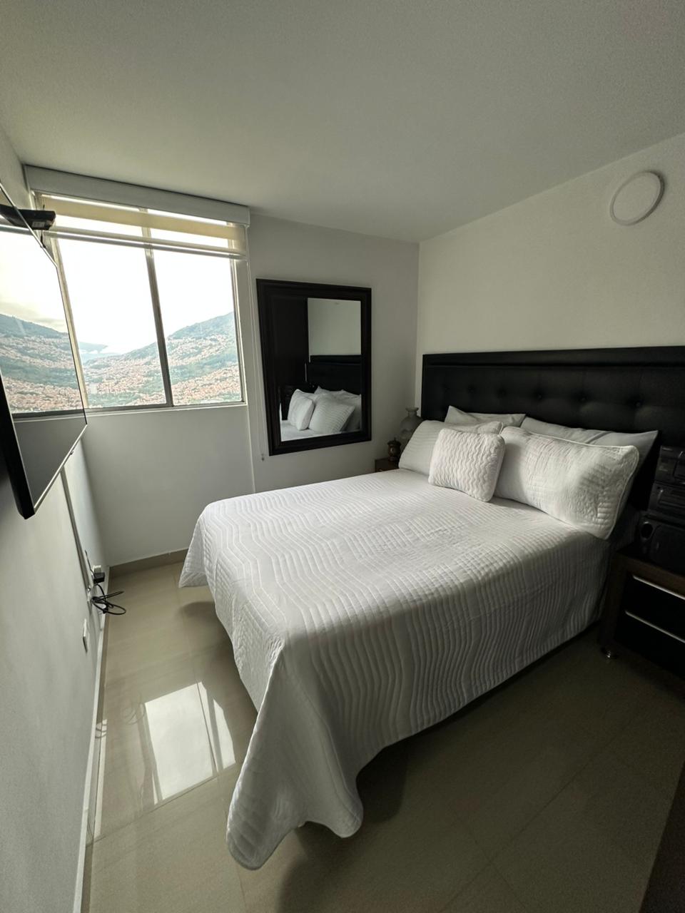 Apartamento en venta en Altos Del Poblado, Medellín · foto 8 de 18