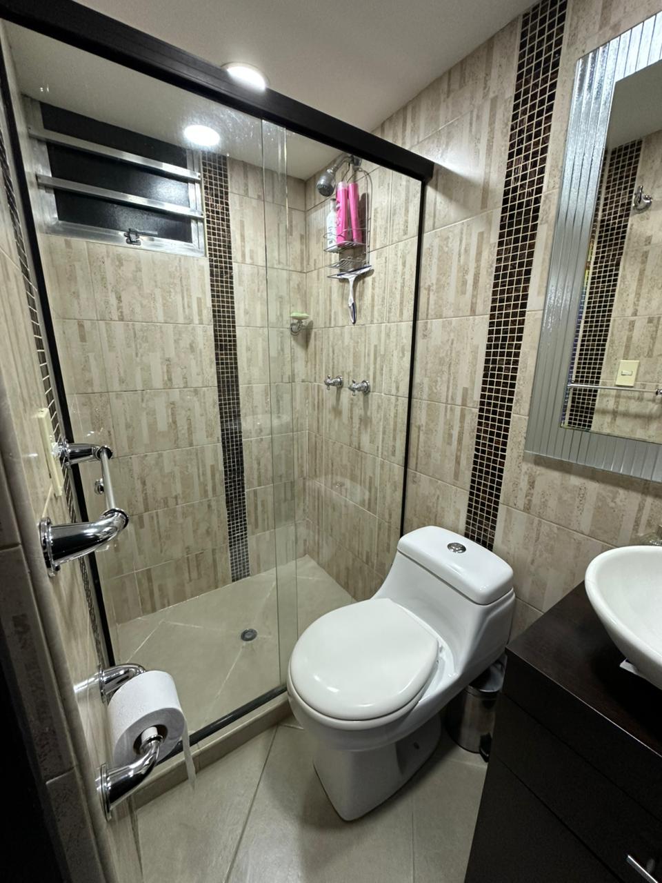 Apartamento en venta en Altos Del Poblado, Medellín · foto 15 de 18