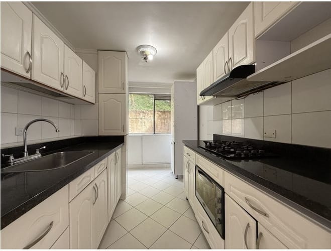Apartamento de 3 alcobas en venta en Calasanz Parte Alta, Medellín, 79 m² · foto 10 de 19