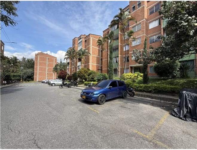 Apartamento de 3 alcobas en venta en Calasanz Parte Alta, Medellín, 79 m² · foto 13 de 19