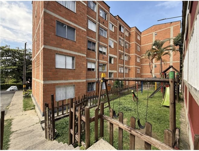 Apartamento de 3 alcobas en venta en Calasanz Parte Alta, Medellín, 79 m² · foto 18 de 19