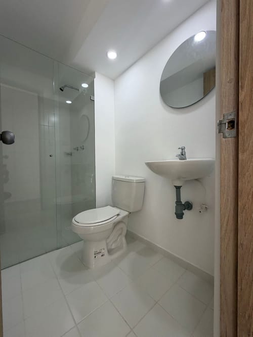 Apartamento de 3 alcobas en venta en Guasimalito, Bello, 54 m² · foto 8 de 9
