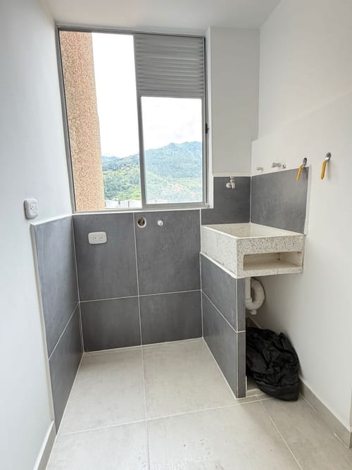 Apartamento de 3 alcobas en venta en Guasimalito, Bello, 54 m² · foto 9 de 9