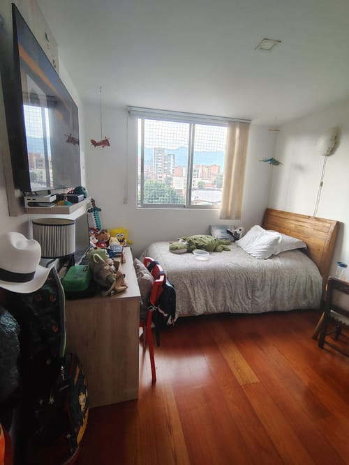 Apartamento de 3 alcobas en venta en La Castellana, Medellín, 120 m² · foto 3 de 14