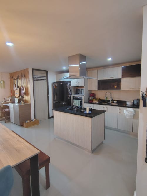 Apartamento de 3 alcobas en venta en La Castellana, Medellín, 120 m² · foto 4 de 14