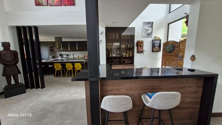 Casa de 4 alcobas en venta en Guarne, 460 m² · foto 3 de 17