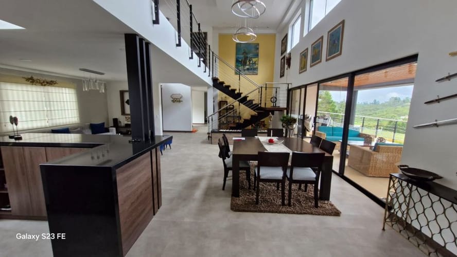Casa de 4 alcobas en venta en Guarne, 460 m² · foto 5 de 17