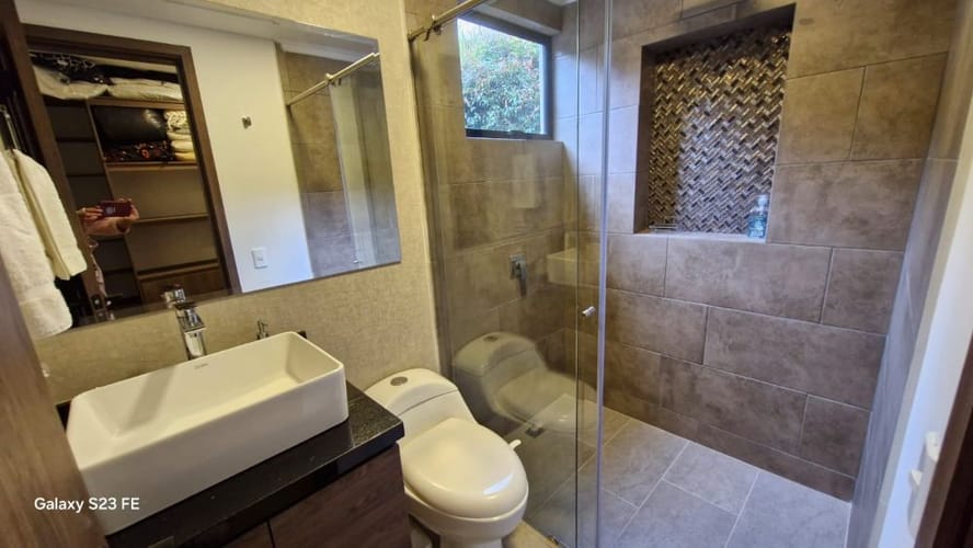 Casa de 4 alcobas en venta en Guarne, 460 m² · foto 13 de 17