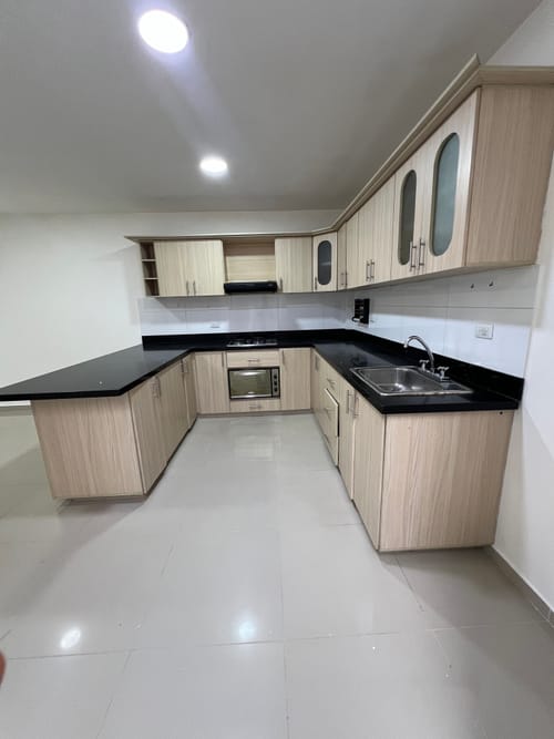 Casa de 4 alcobas en venta en Fontibon, Rionegro, 200 m² · foto 4 de 24