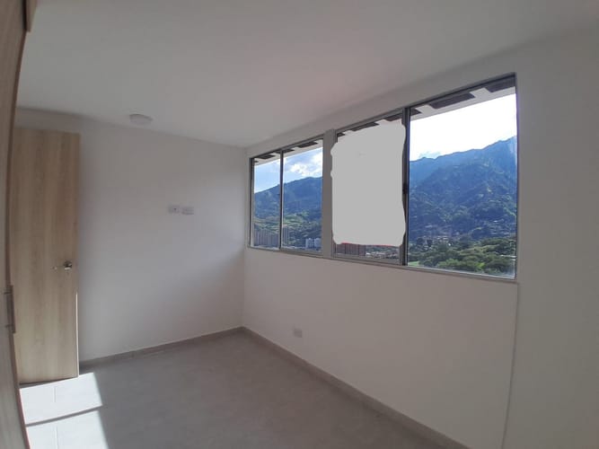 Apartamento de 2 alcobas en venta en Bellavista, Bello, 50 m² · foto 14 de 24