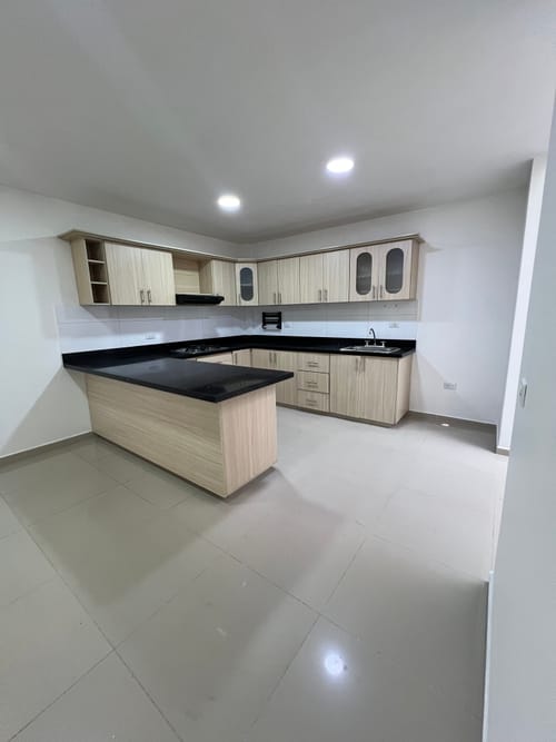 Casa de 4 alcobas en venta en Fontibon, Rionegro, 200 m² · foto 5 de 24