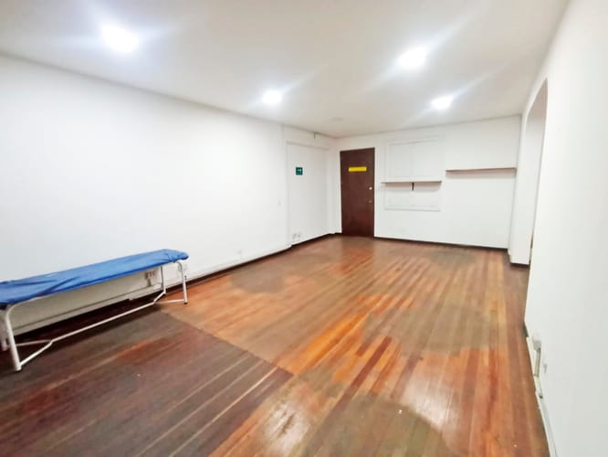Casa de 20 alcobas en venta en La Candelaria, Medellín, 565 m² · foto 2 de 20