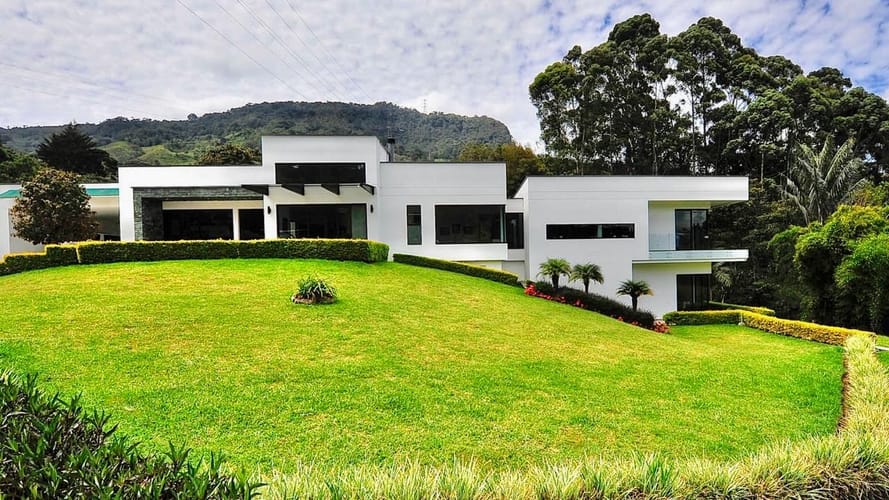 Casa de 5 alcobas en venta en La Ceja · foto 13 de 15