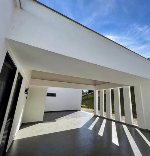 Casa de 4 alcobas en venta en Guamito, La Ceja · foto 2 de 8
