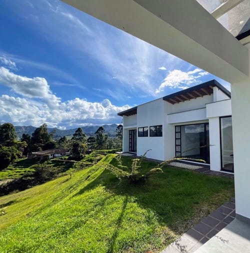 Casa de 4 alcobas en venta en Guamito, La Ceja · foto 7 de 8