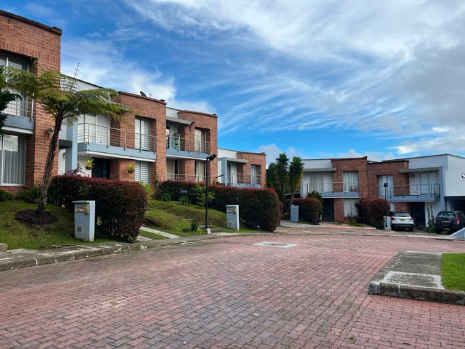 Casa de 4 alcobas en venta en El Retiro, 175 m² · foto 2 de 24