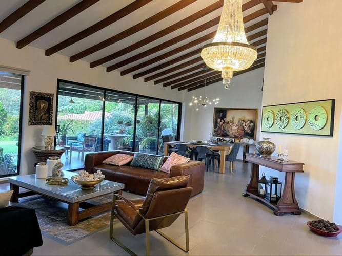 Casa de 5 alcobas en venta en Guamito, La Ceja · foto 3 de 13
