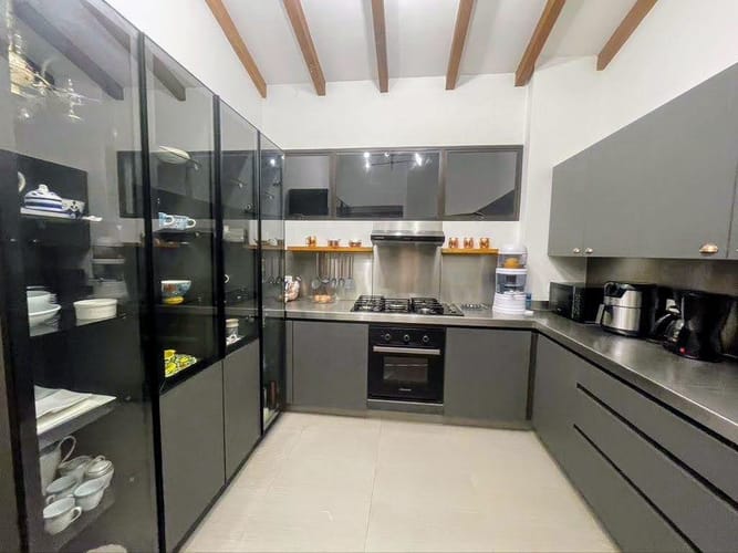 Casa de 5 alcobas en venta en Guamito, La Ceja · foto 9 de 13