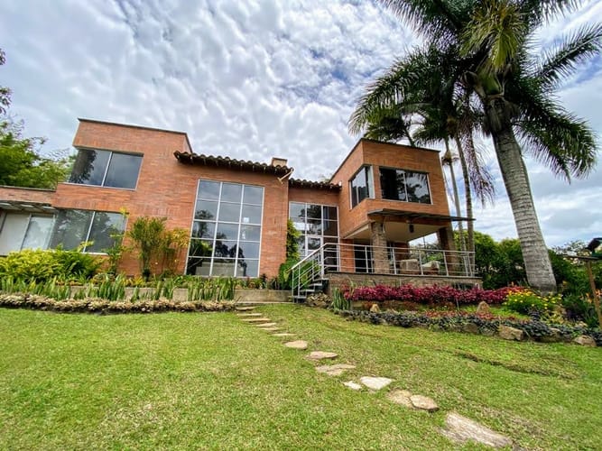 Casa de 5 alcobas en venta en Llano Grande, Rionegro · foto 4 de 15