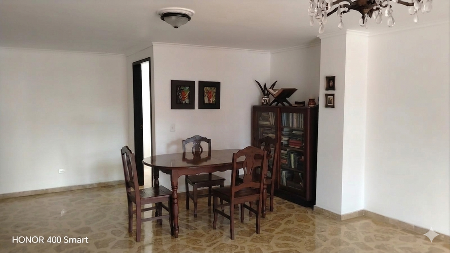 Apartamento de 3 alcobas en venta en Laureles, Medellín, 167 m² · foto 2 de 22