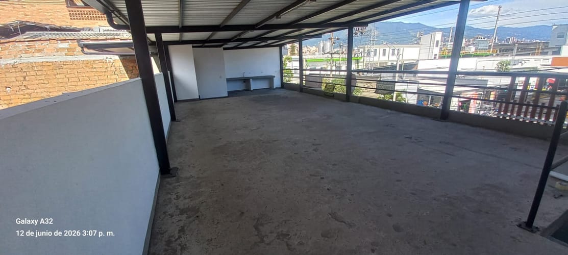 Local en arriendo en Caribe, Medellín, 120 m² · foto 3 de 12